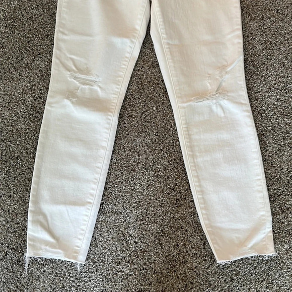 NWOT J Brand Mid Rise Capri, JB000876, Size 28 - Picture 4 of 11